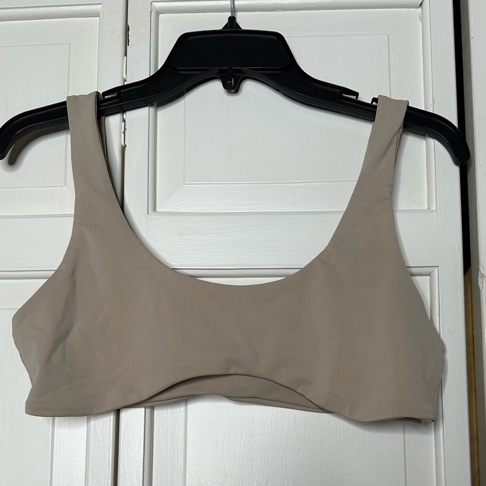 BASIC BXXCH. size medium bikini top